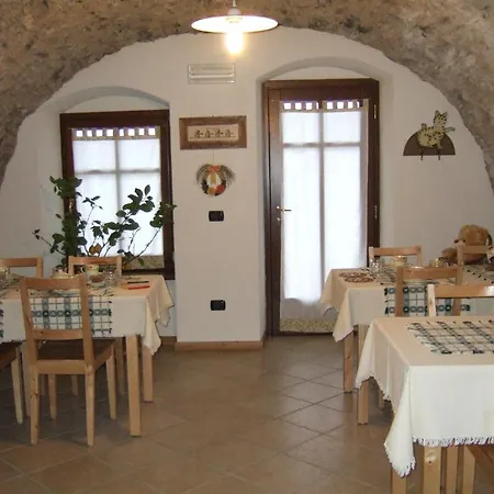 Al Ghiro Bed & Breakfast *
